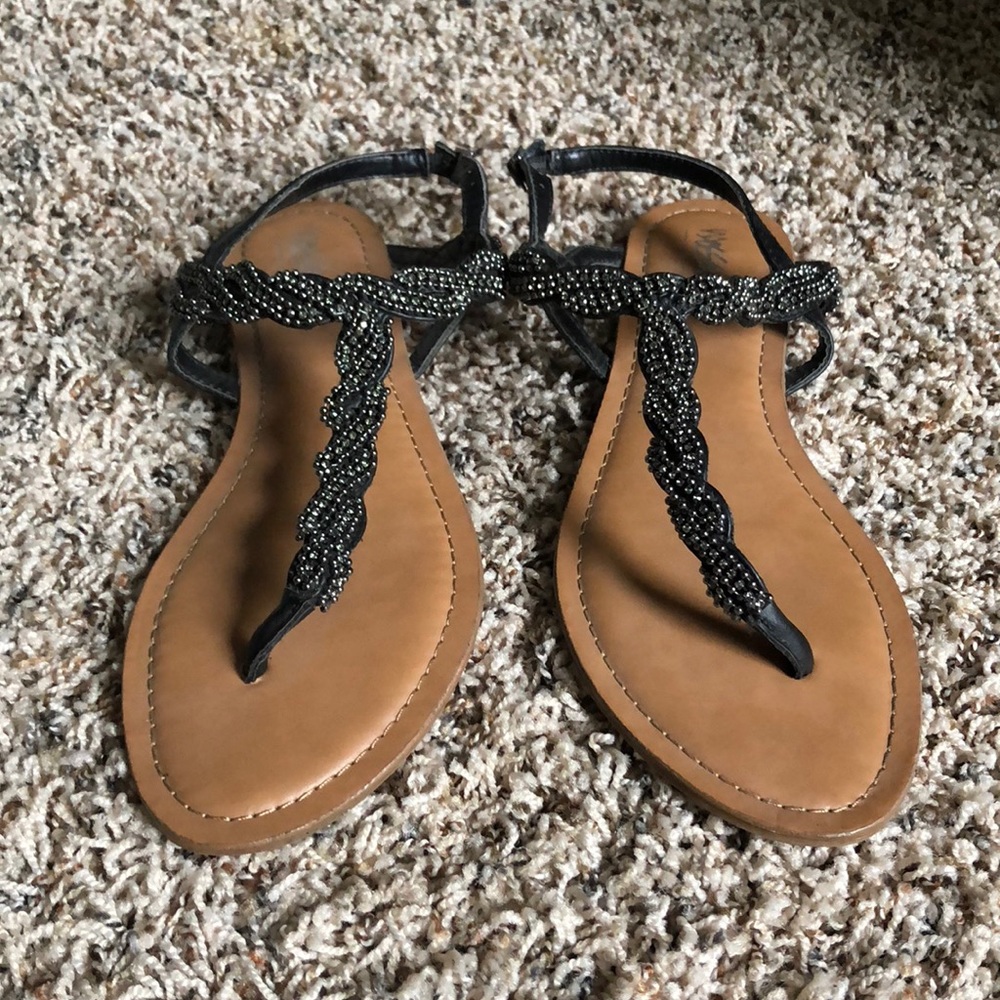 Mossimo black beaded t-strap sandal  Size 8 1/2
